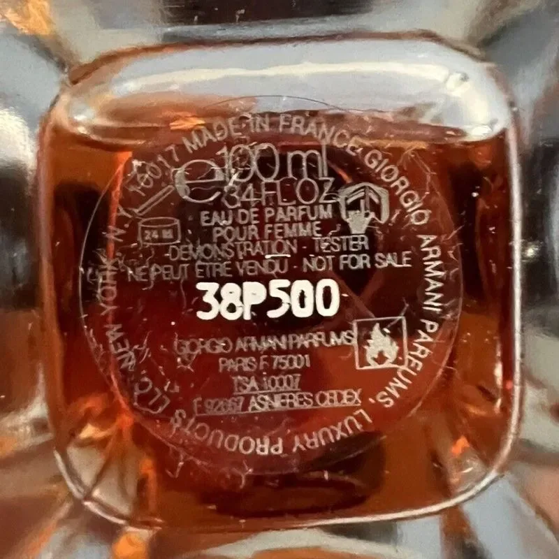 چگونه از اصل بودن عطر مطمئن شویم؟ راهنمای بررسی بچکد عطر