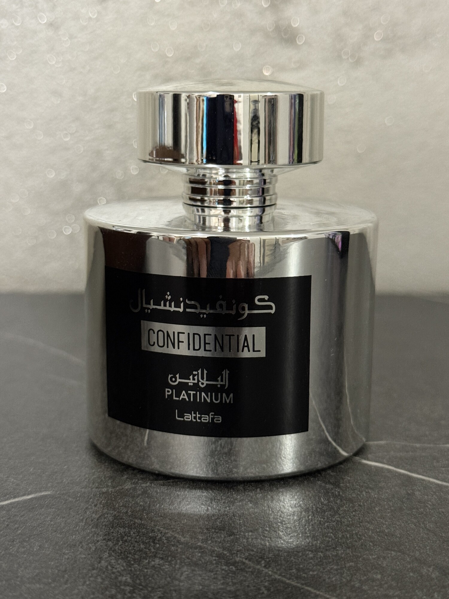 کانفیدنشال پلاتینیوم